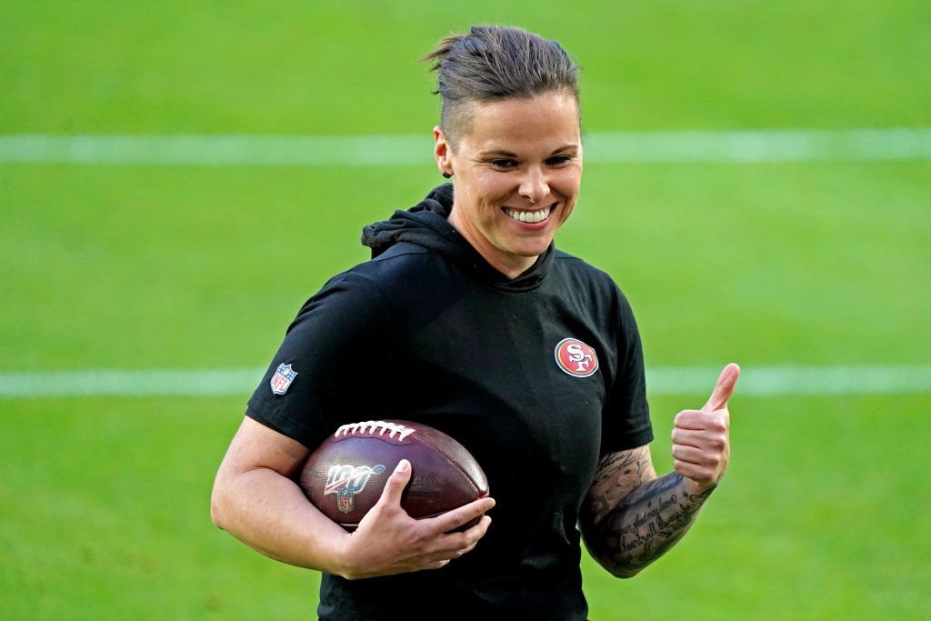 49ers' Katie Sowers comes out as gay, becoming 1st openly LGBT