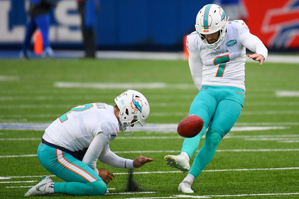 Dolphins Extend K Jason Sanders