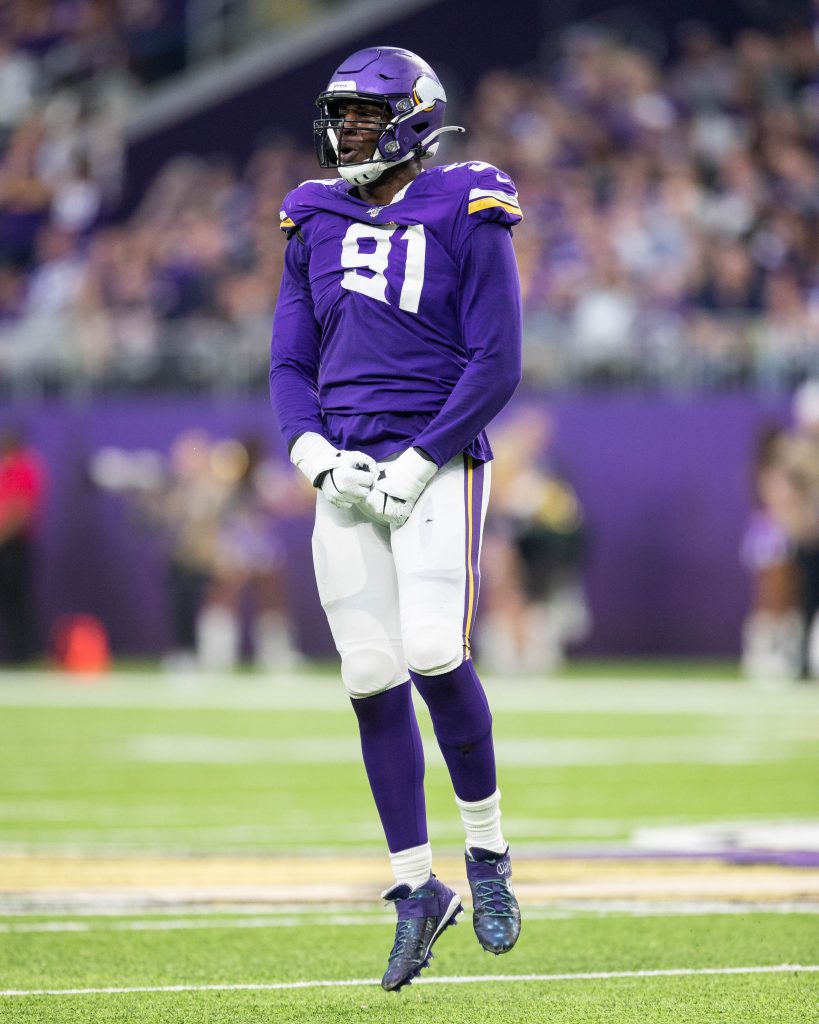 Vikings Sign DE Stephen Weatherly