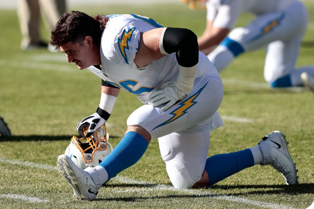 Chicago Bears Acquire OL Dan Feeney from Miami Dolphins - BVM Sports