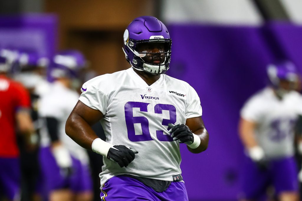 Seahawks Work Out Danny Isidora
