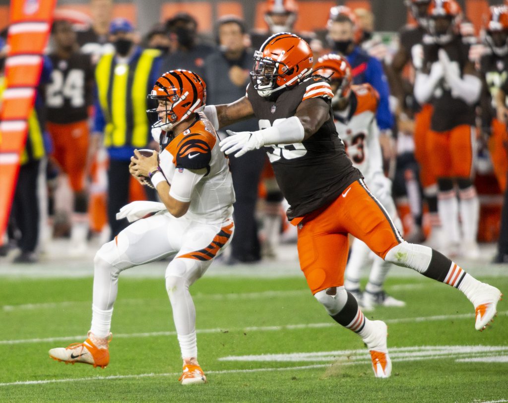 Cleveland Browns' Sheldon Brown becoming role model for young