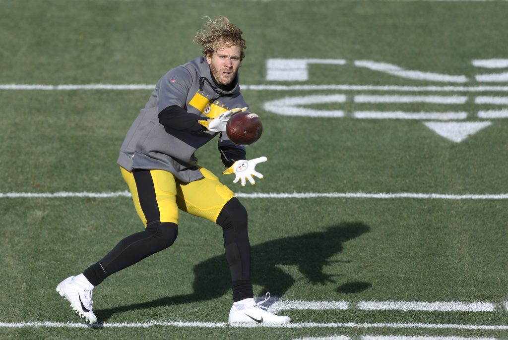 NFL linebacker Cassius Marsh turns passion for Magic: The