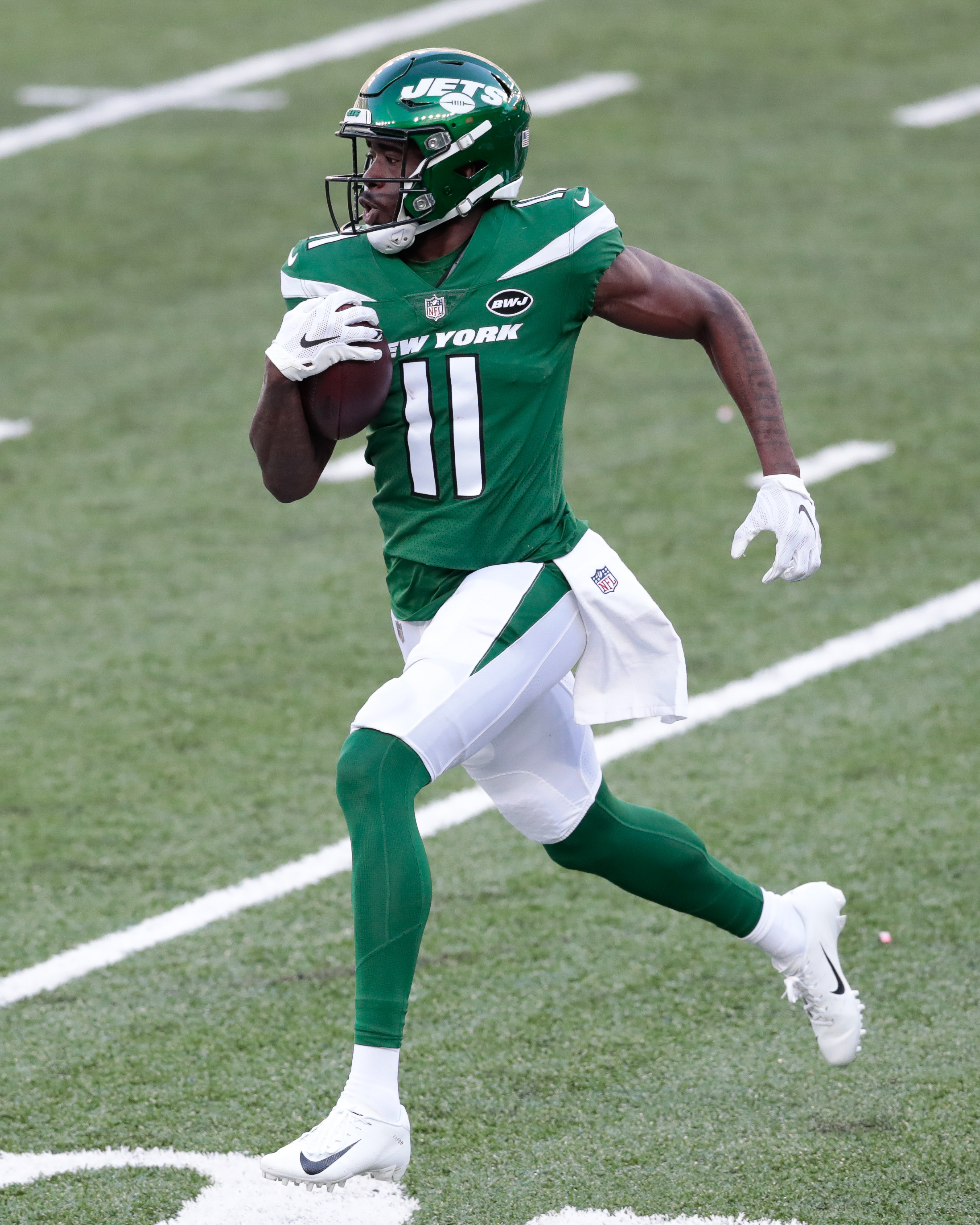 New York Jets wide receiver Denzel Mims (11) stands at the line of