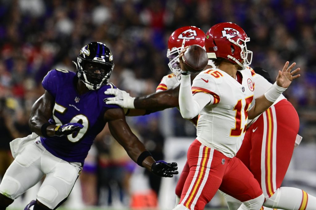 Should Baltimore Ravens re-sign Justin Houston in free agency?