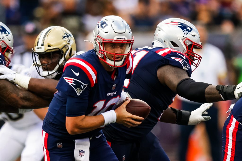 Who Do New England Patriots Turn To in Mac Jones Absence: 14-Year Veteran  Brian Hoyer or Rookie Bailey Zappe? - Sports Illustrated New England  Patriots News, Analysis and More