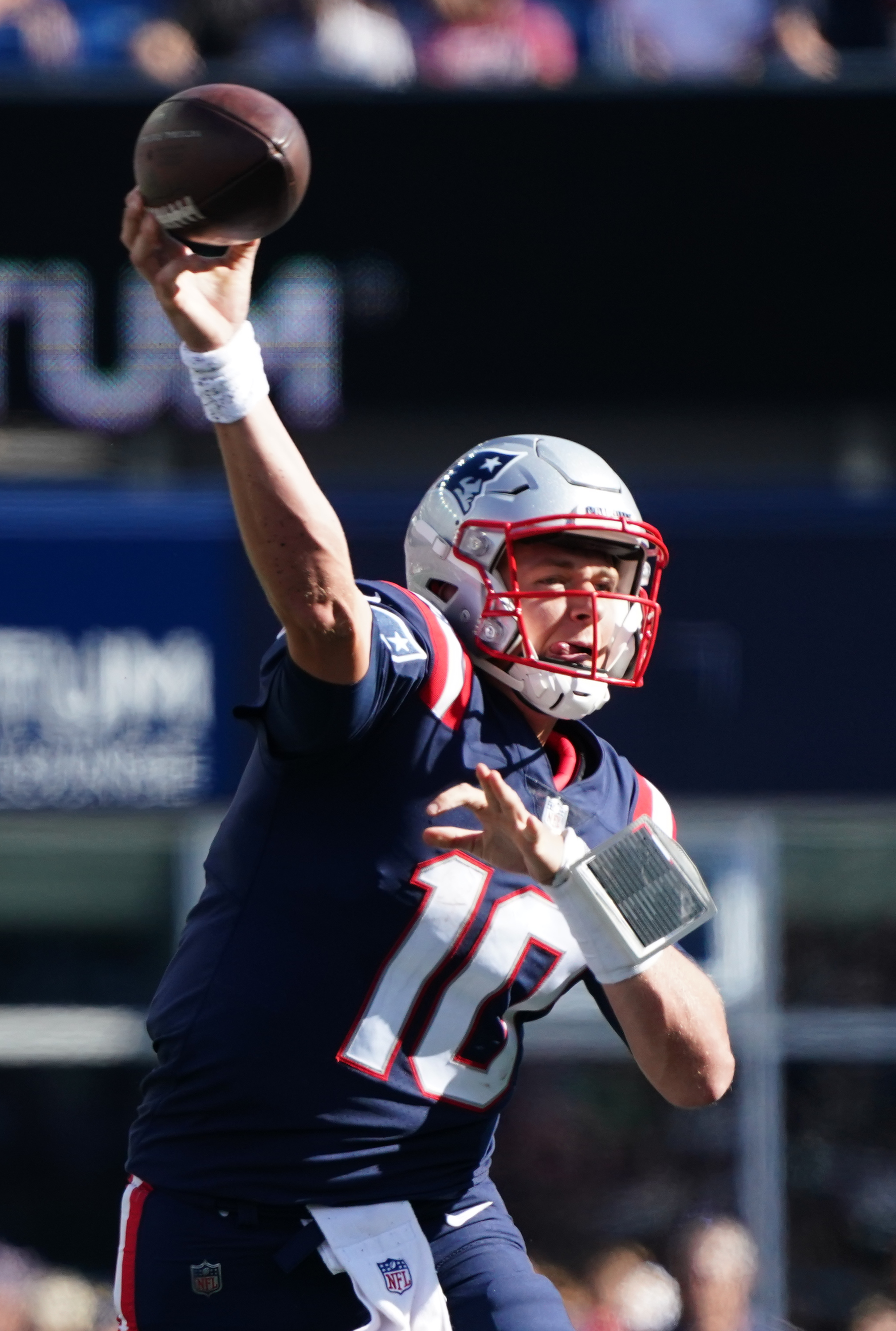 Patriots' Mac Jones plans to stay in New England for offseason, focus on  'ways to be a better quarterback' 