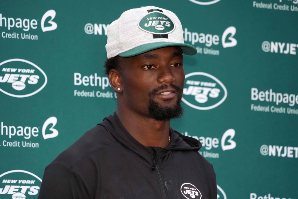 Jets WR Corey Davis 'stepping away' from NFL at age 28 - ESPN