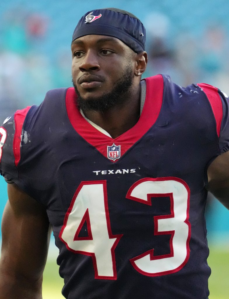 Texans Sign T Greg Little, LB Neville Hewitt