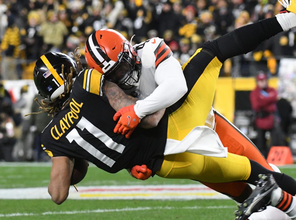 Browns still hope to re-sign Anthony Walker Jr., but he's visiting  Commanders Monday; Jordan Kunaszyk re-signs 1-year deal 