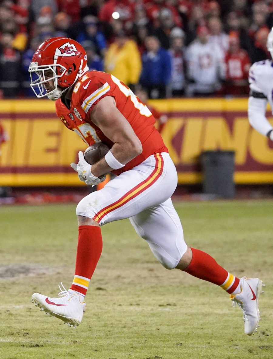 Chiefs Rework Travis Kelce's Contract