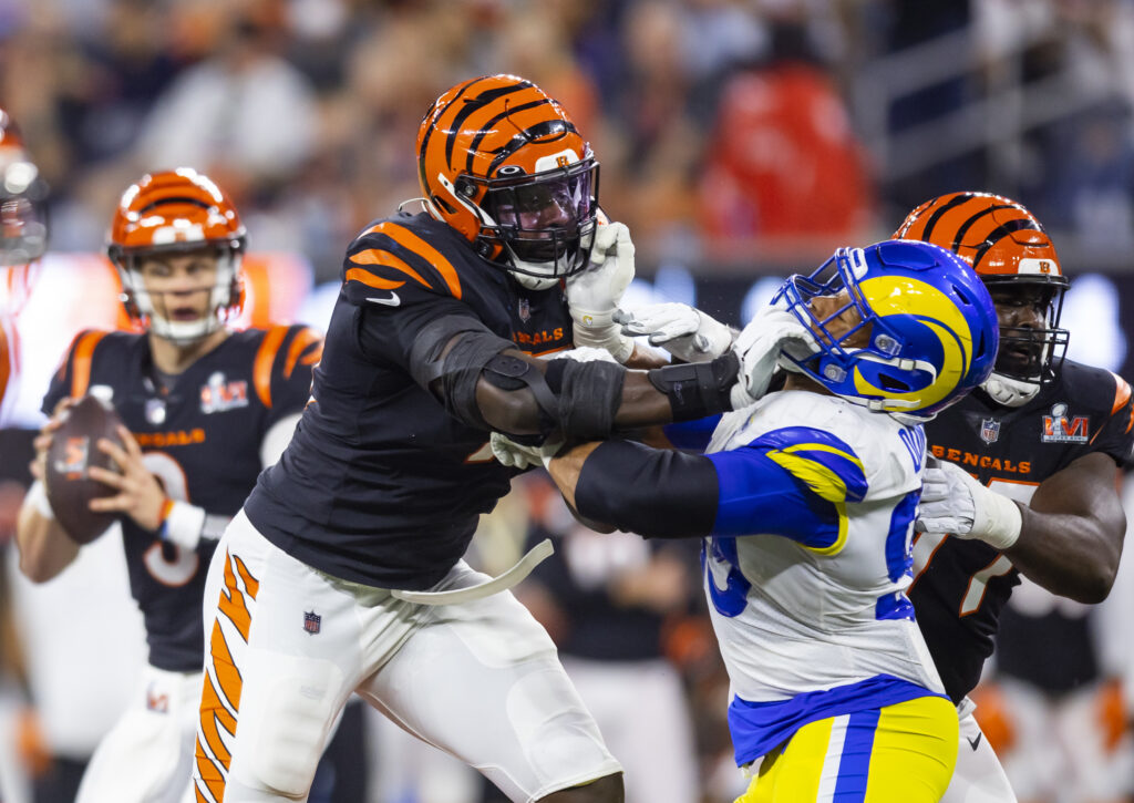 Cincinnati Bengals tackle Isaiah Prince (75) drops back into pass