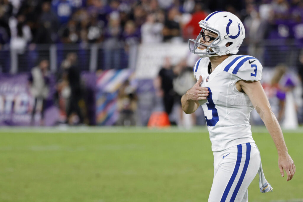 Indianapolis Colts kicker Rodrigo Blankenship (3) warms up before an NFL  football game against the Chicago Bears, Sunday, Oct. 4, 2020, in Chicago.  (AP Photo/Kamil Krzaczynski Stock Photo - Alamy