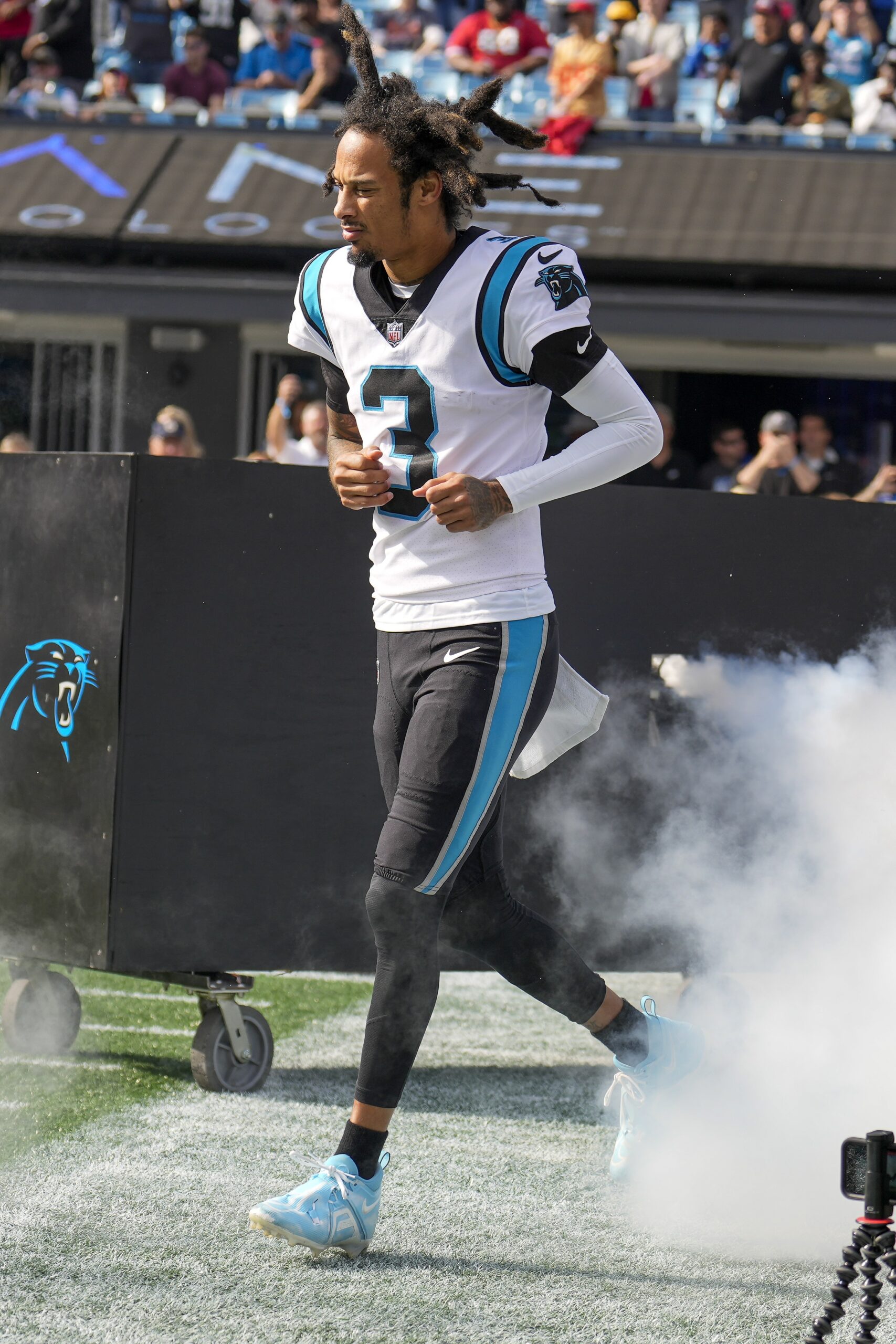 Carolina Panthers Robbie Anderson Kicked Out of Game by His Own Team