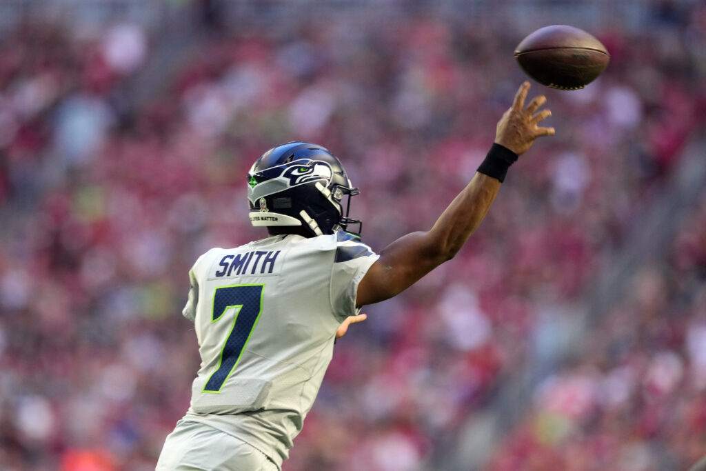 Seahawks Expected To Offer QB Geno Smith Long-Term Deal After Season