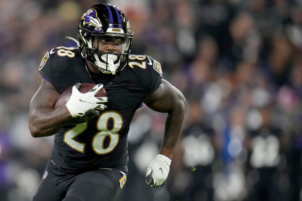 Reported contract details of Ravens RB Mike Davis released