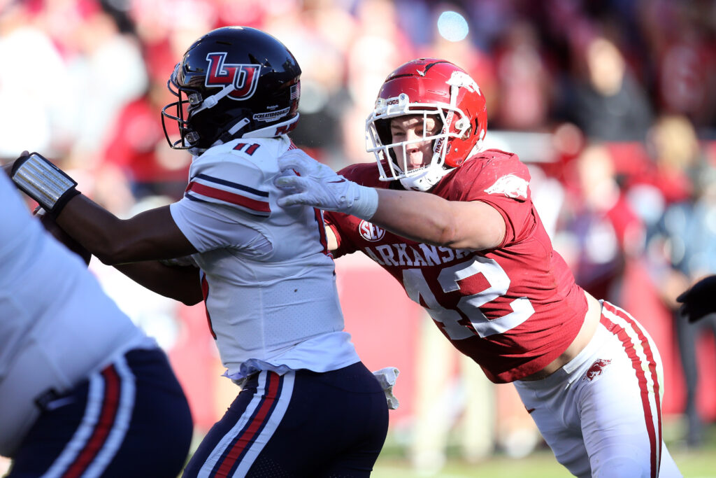 Denver Broncos signing LB Drew Sanders to 4-year rookie contract