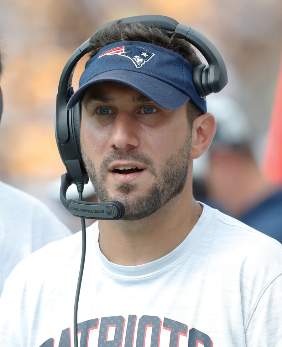 texans-interviewed-nick-caley-for-oc-job