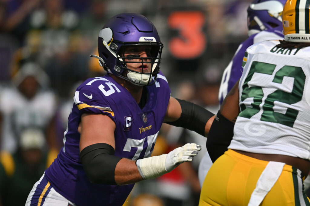 Vikings place Brian O'Neill, Austin Schlottmann on IR, sign Greg Mancz -  Daily Norseman