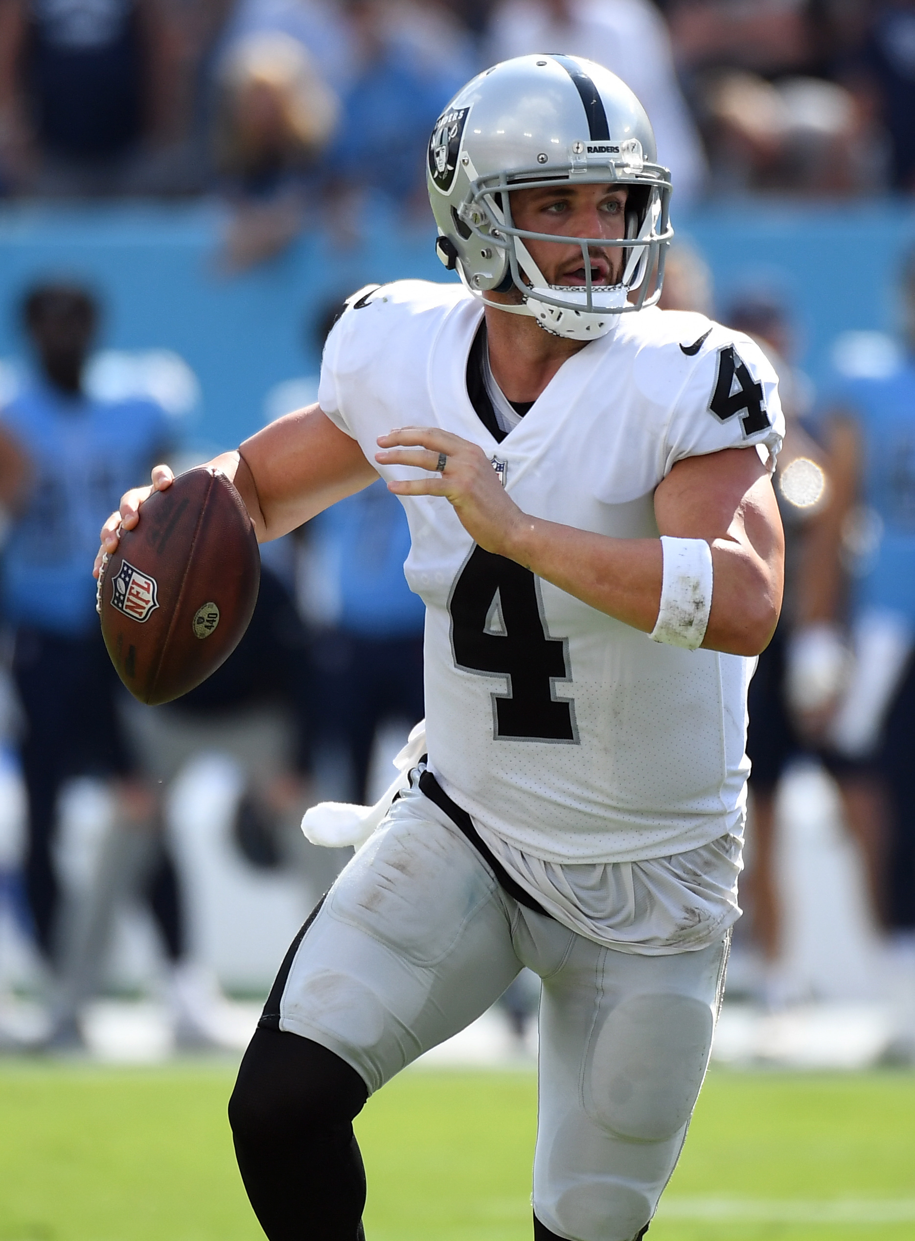 AP source: Panthers to meet with QB Derek Carr at combine