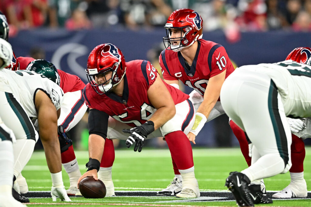 Brotherly Love: Scott Quessenberry Re-Signs With Houston Texans