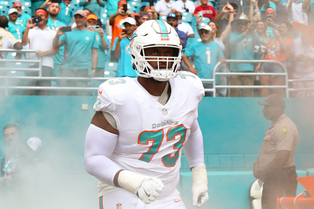 Miami Dolphins pick up fifth-year option on OT Laremy Tunsil 