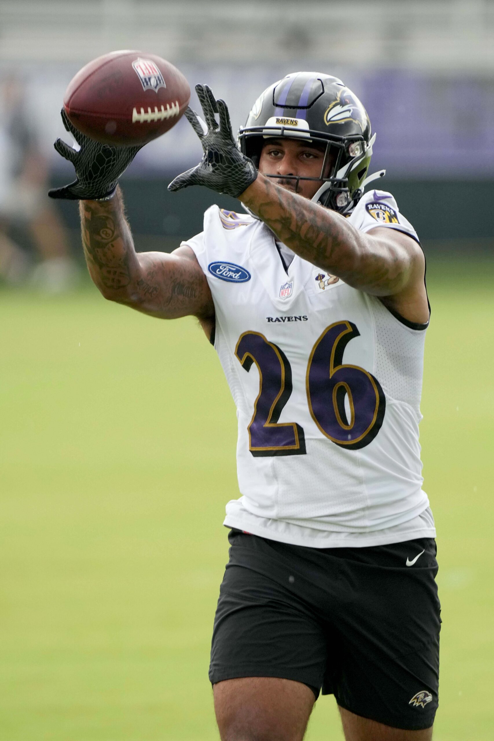 Ronnie Stanley, Tyler Linderbaum, Marcus Williams and Gus Edwards back at  practice for the Ravens