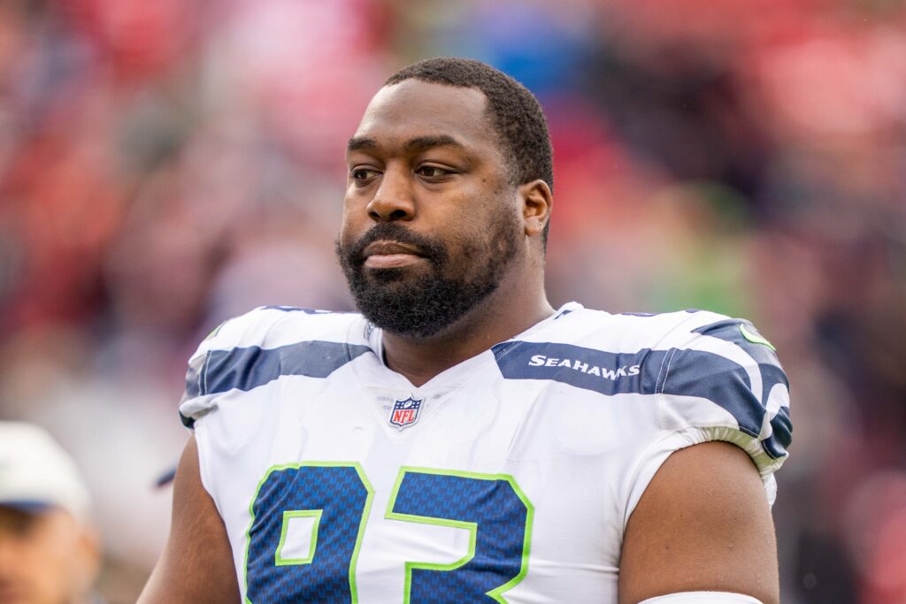 Seahawks open to bringing back DE Shelby Harris