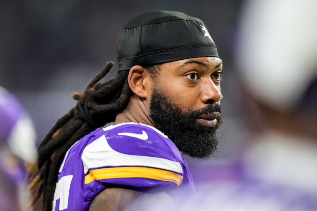 Happy in Cleveland, Za'Darius Smith details his problems with his Vikings  contract