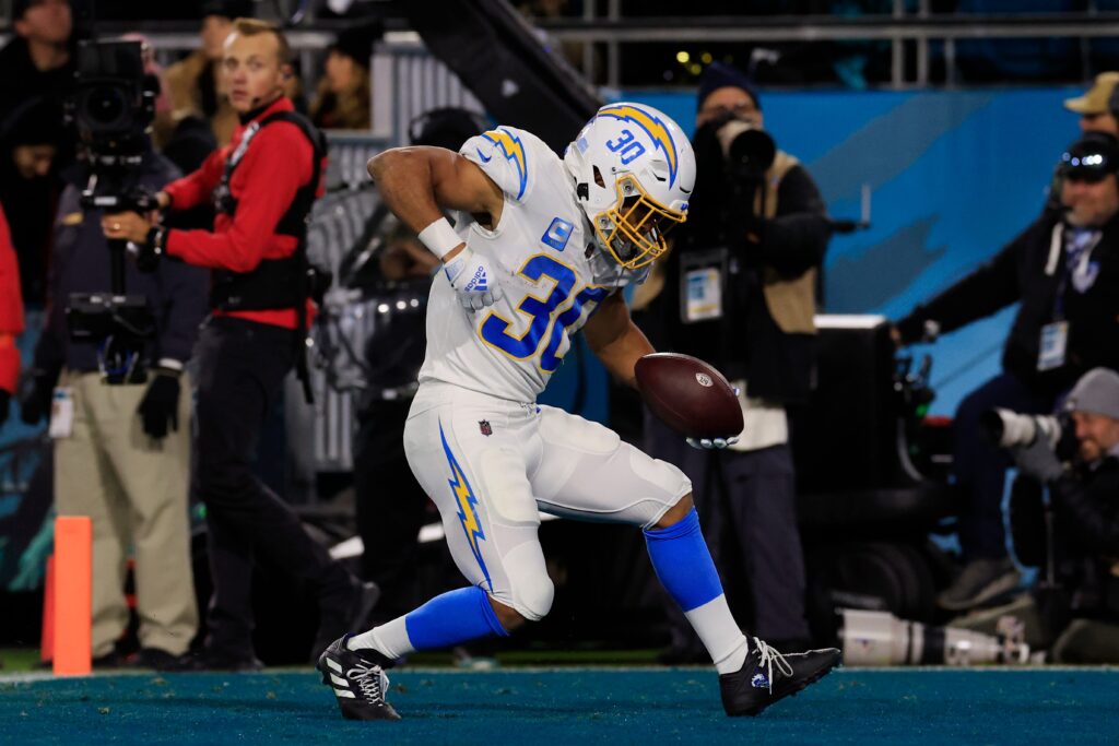 RB Austin Ekeler granted permission to seek trade: Chicago Bears