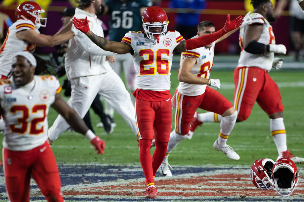 Chiefs To Re-Sign S Deon Bush