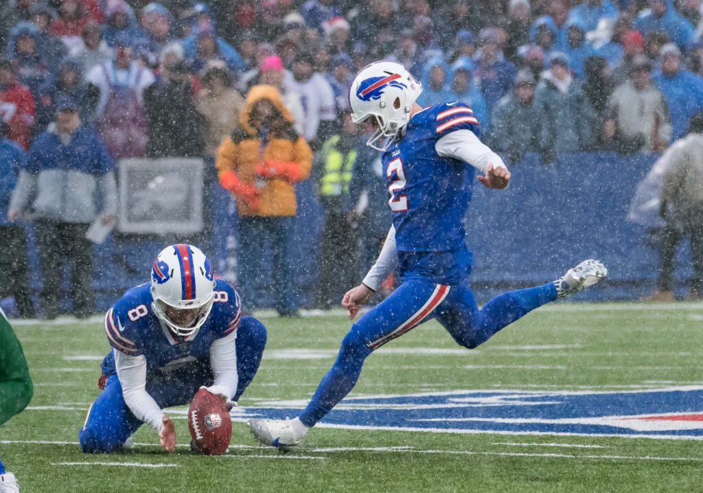 Buffalo Bills kicker Tyler Bass beats out Stephen Hauschka for job