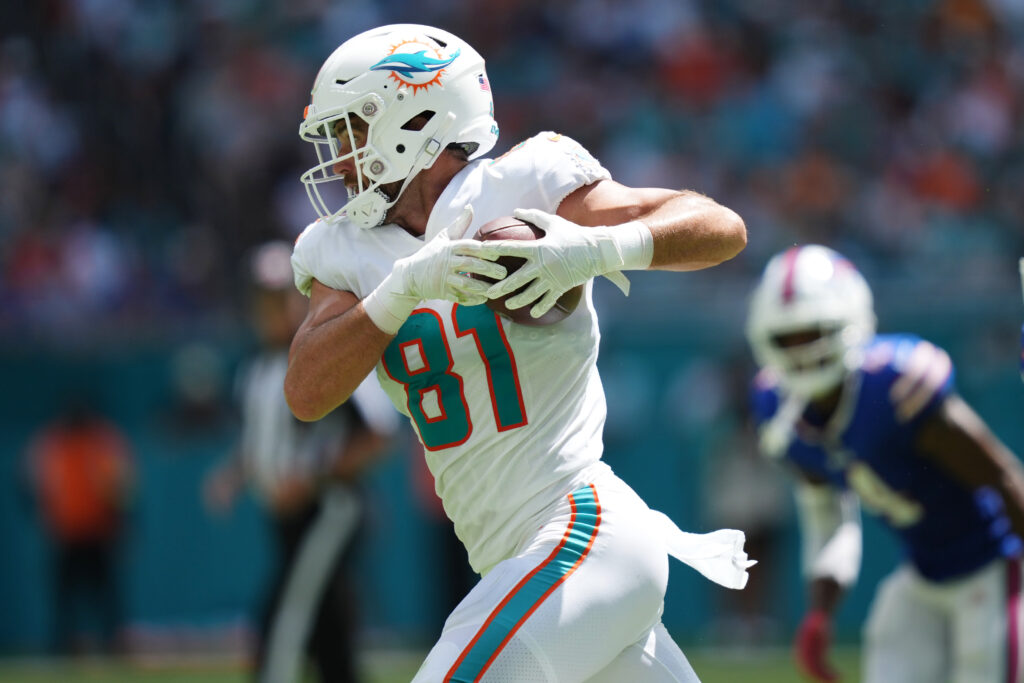 Mike Gesicki is still requesting that the Dolphins pay Durham Smythe