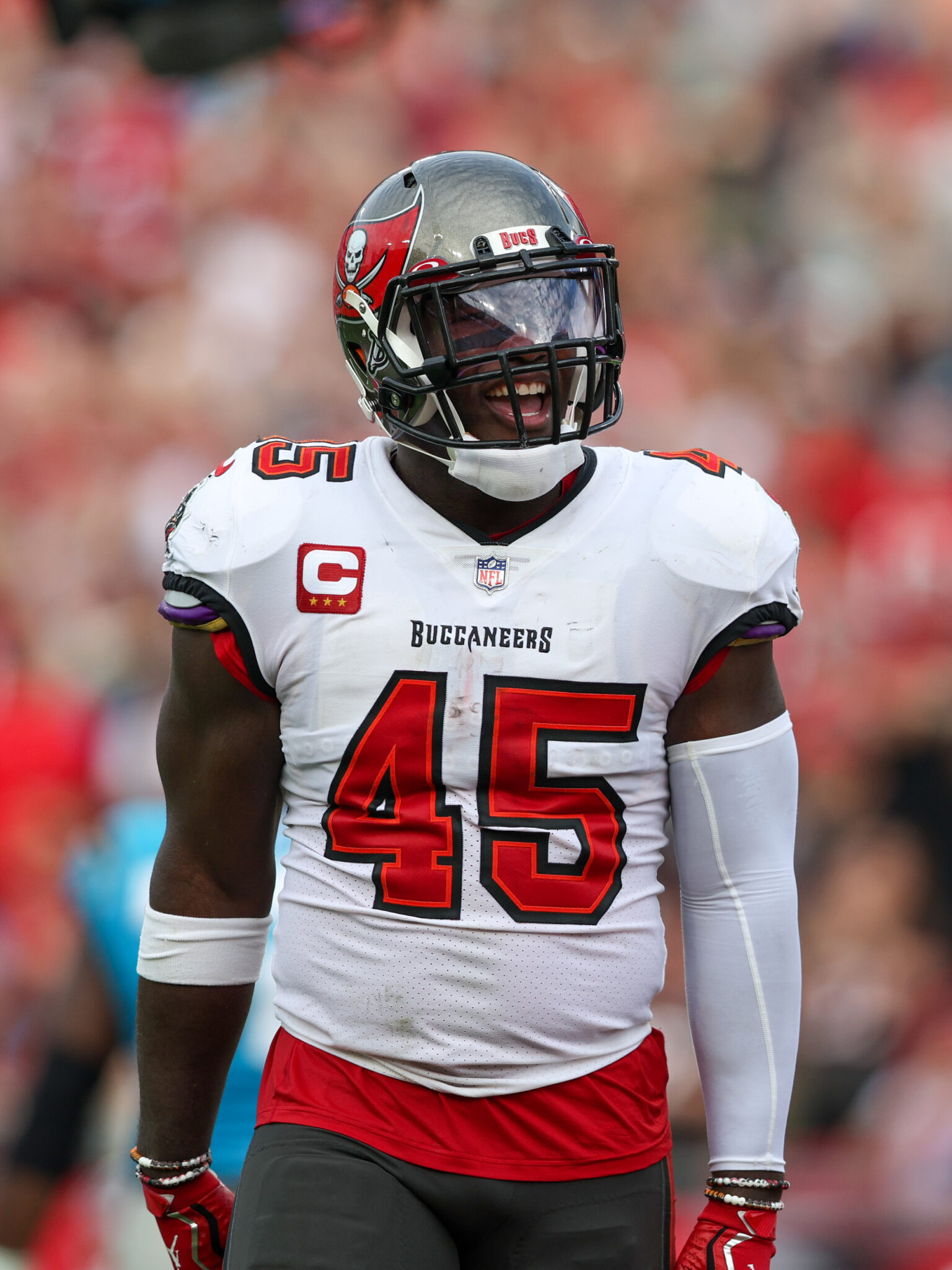 Buccaneers Unlikely To Retain LB Devin White