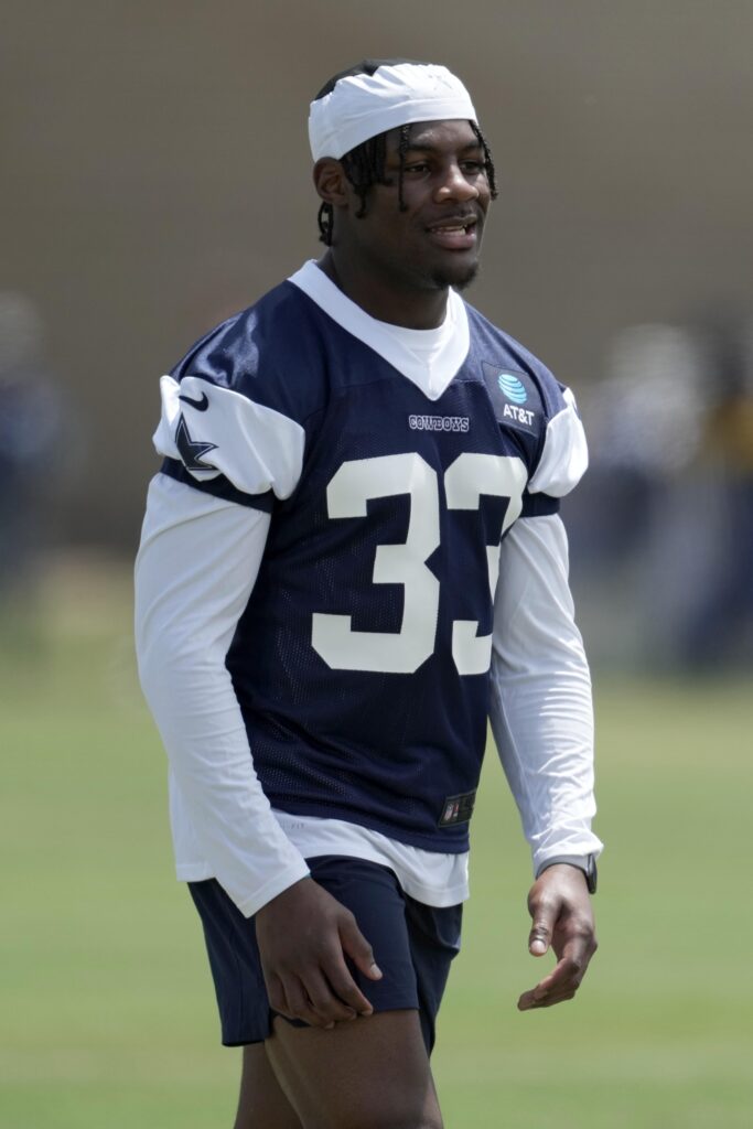 Cowboys Preparing To Move LB Damone Clark Into Starting Role