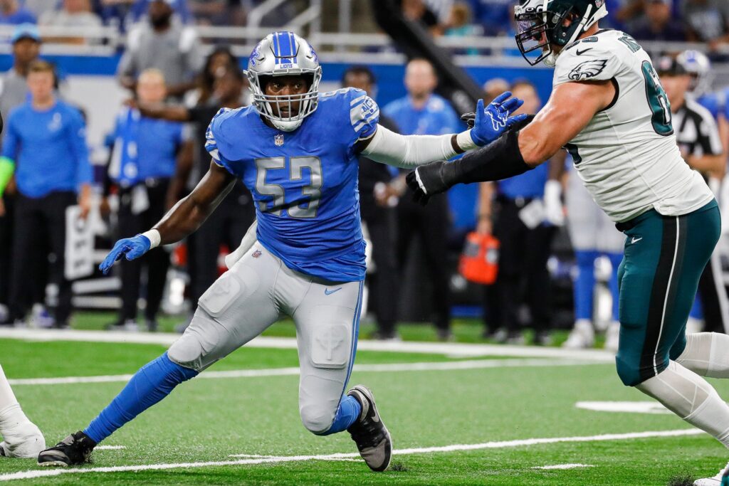 Lions bringing back defensive end Charles Harris on 2-year deal