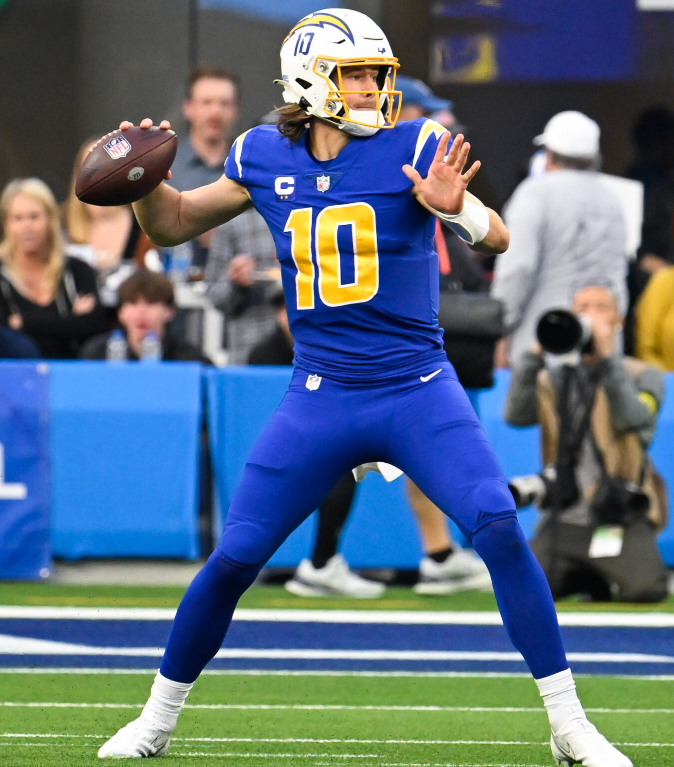 chargers-justin-herbert-sustains-foot-injury