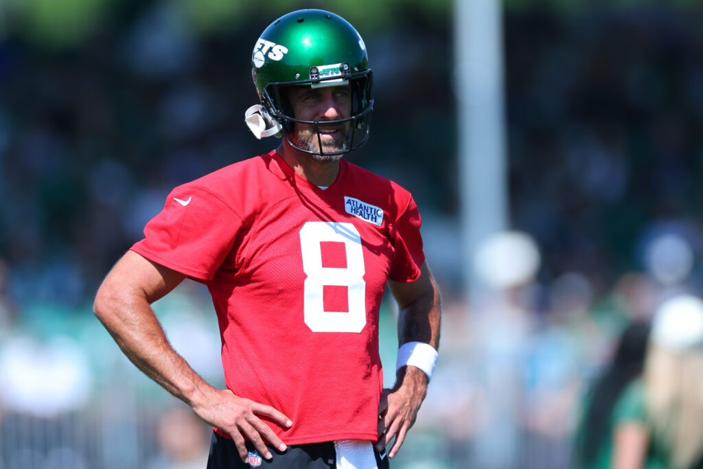 Jets’ Aaron Rodgers hopes to return to practice soon, regardless of playoff contention