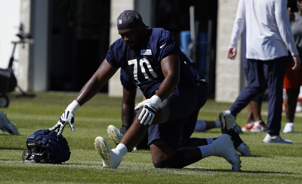 Braxton Jones: Chicago Bears left tackle on injured reserve