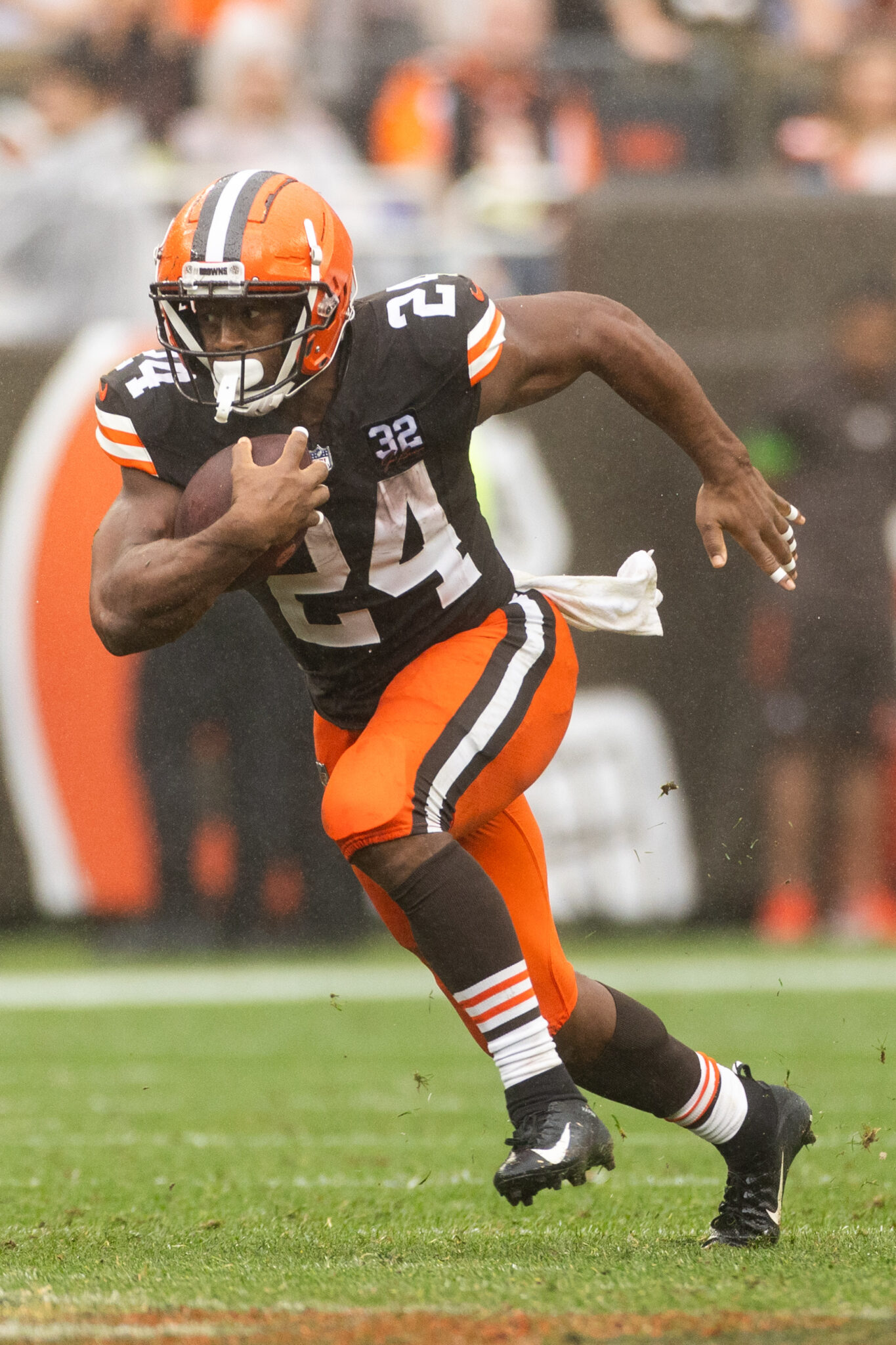 Browns Restructure RB Nick Chubb's Contract