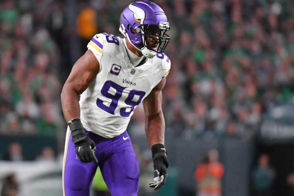 Mutual Interest Between Texans, Danielle Hunter; Colts In Pursuit