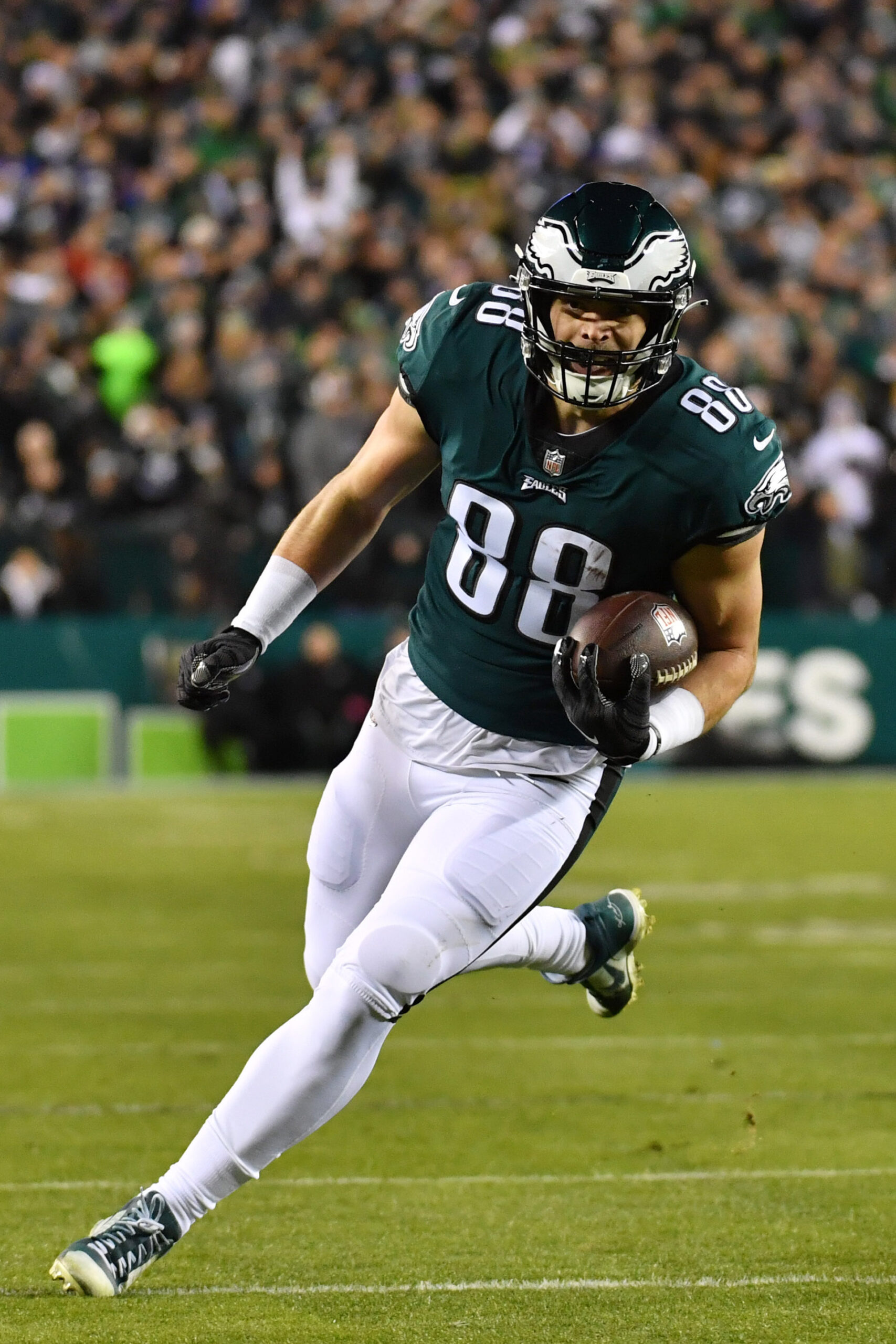 Eagles TE Dallas Goedert To Undergo Surgery