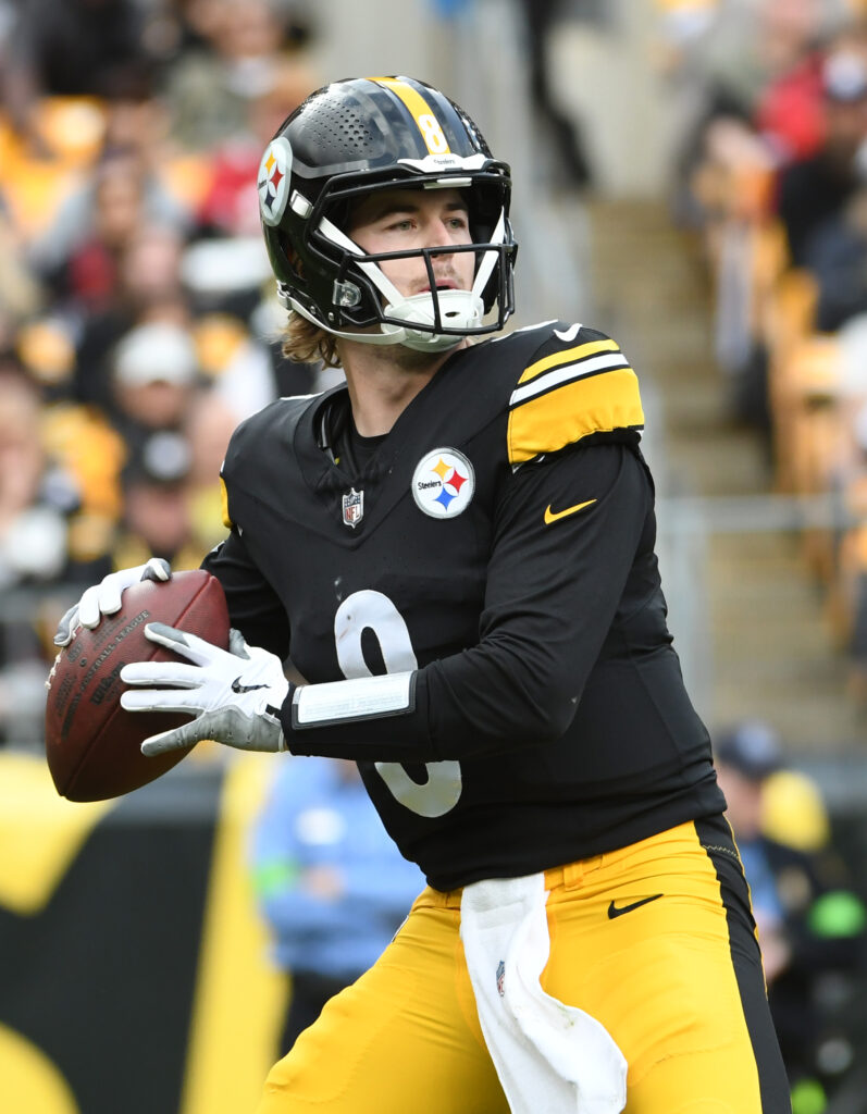 Eagles To Trade Kenny Pickett To Browns