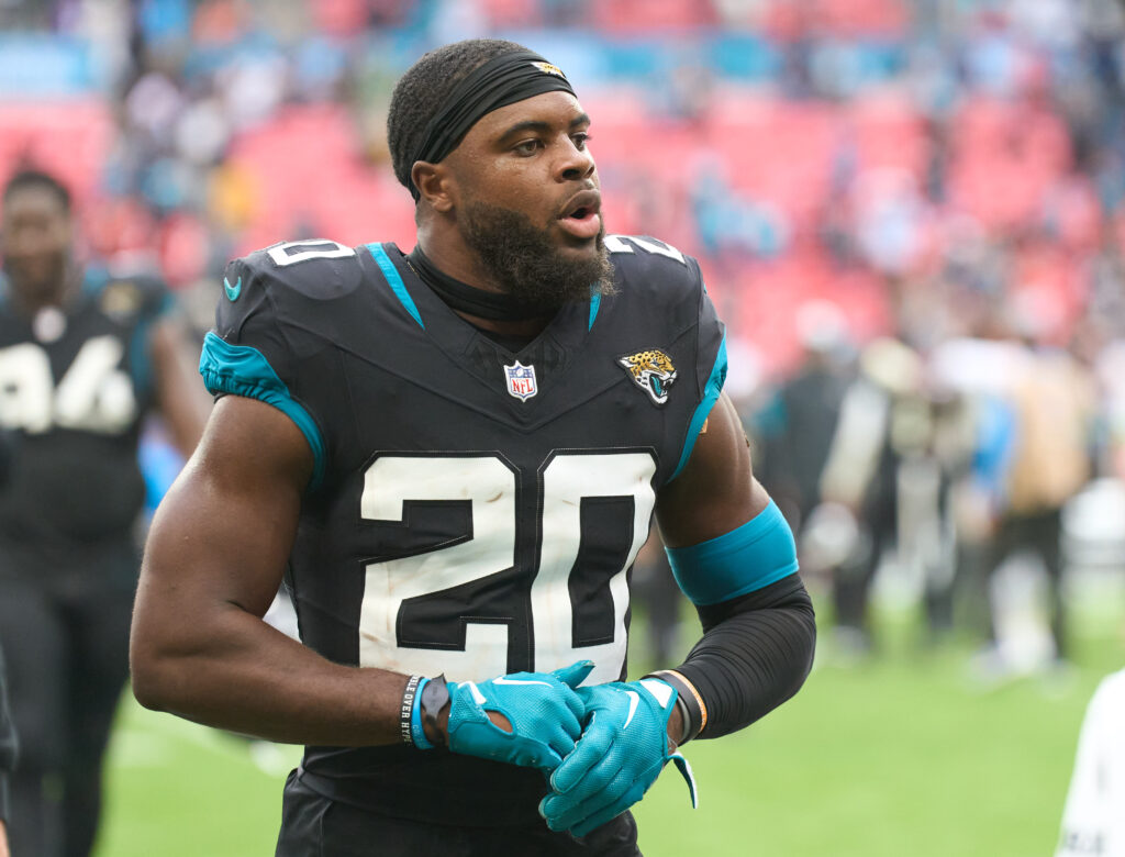 Jaguars To Re-Sign S Daniel Thomas