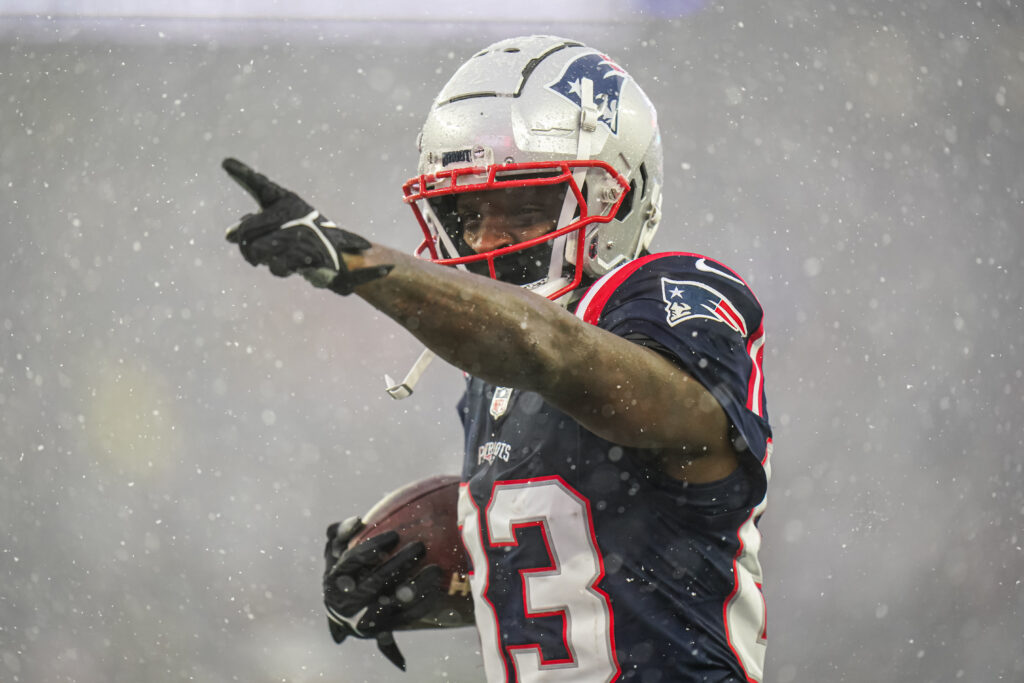 Patriots Re-Sign WR Jalen Reagor