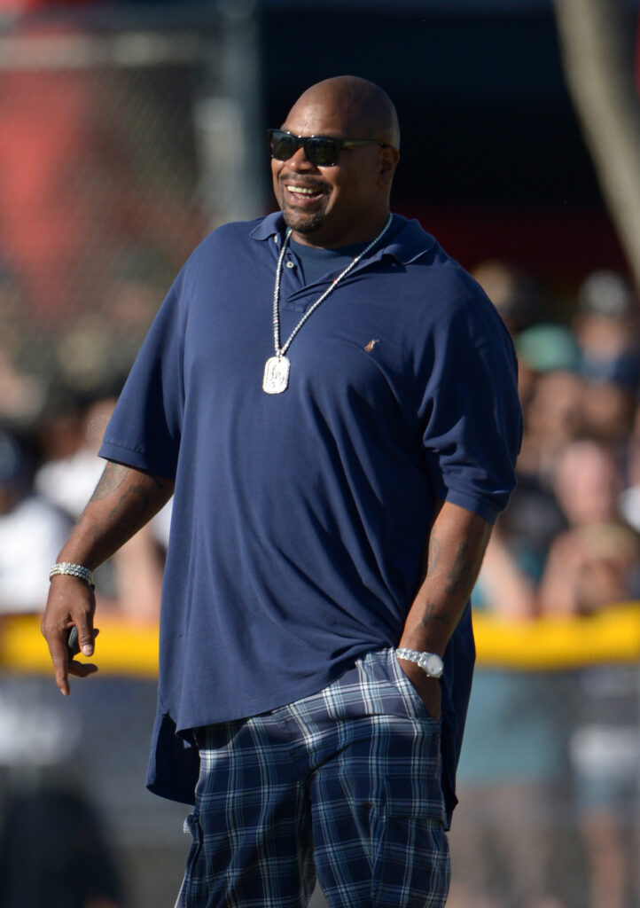 Hall Of Fame OL Larry Allen Dies At 52