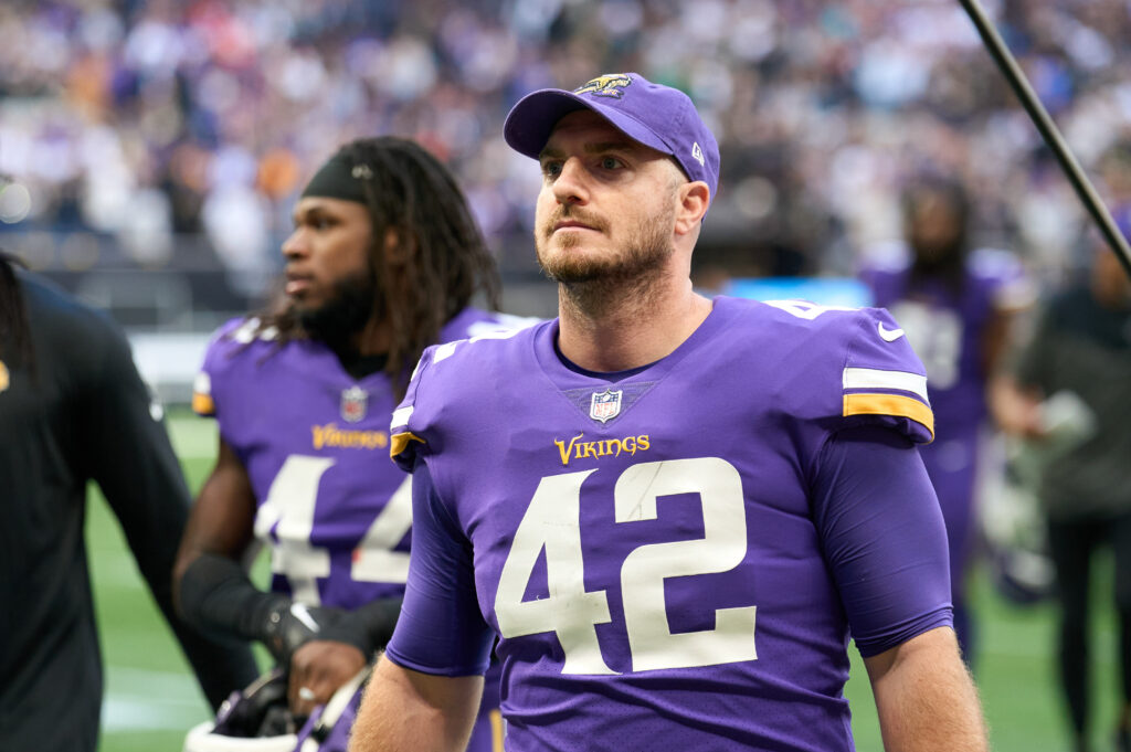 Vikings LS Andrew DePaola To Undergo Hand Surgery