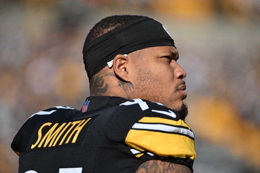 Commanders Host Veteran DE Preston Smith Amid Defensive Line Injuries