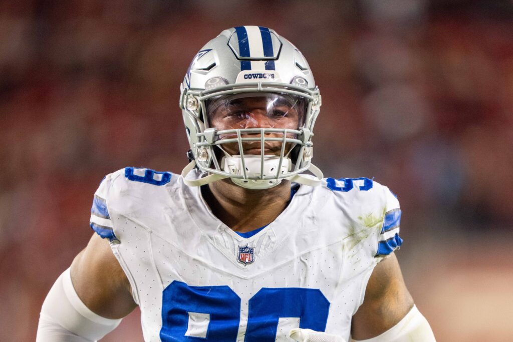 Giants DE Chauncey Golston Out For Season