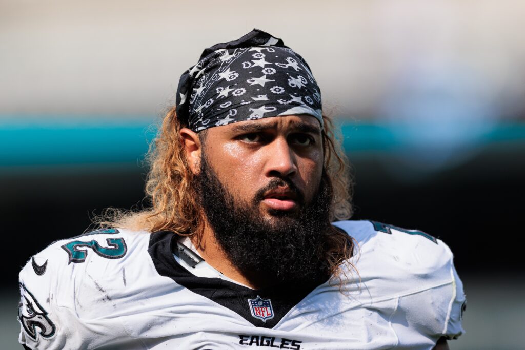 Eagles Trade OT Darian Kinnard To Packers